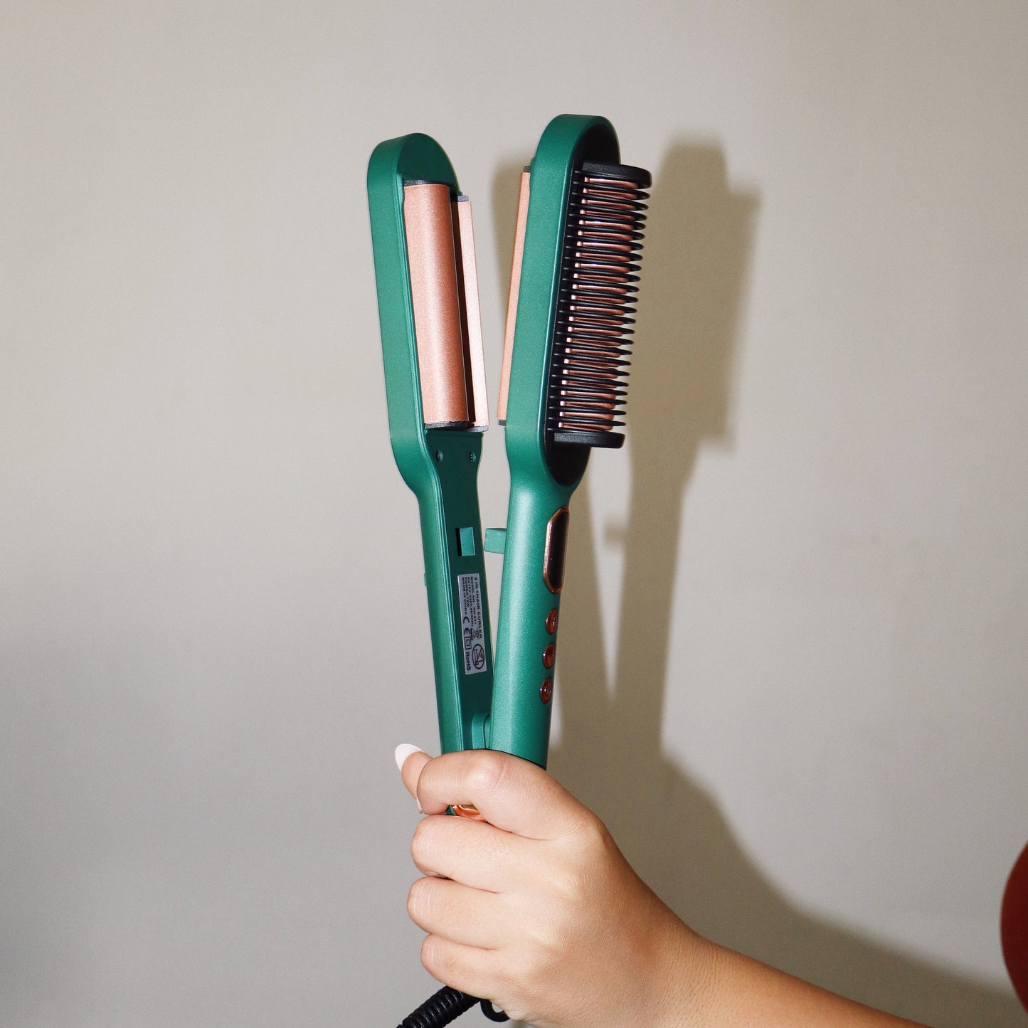 Cepillo plancha y ondulador 2 en 1 WavyLuxe